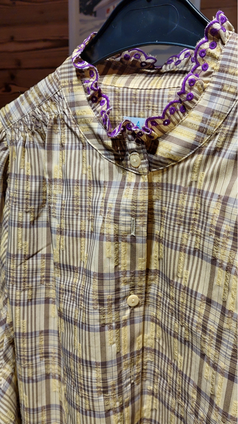 Chemise à carreaux KIMBER ADORE - Détails Volantés et Broderie