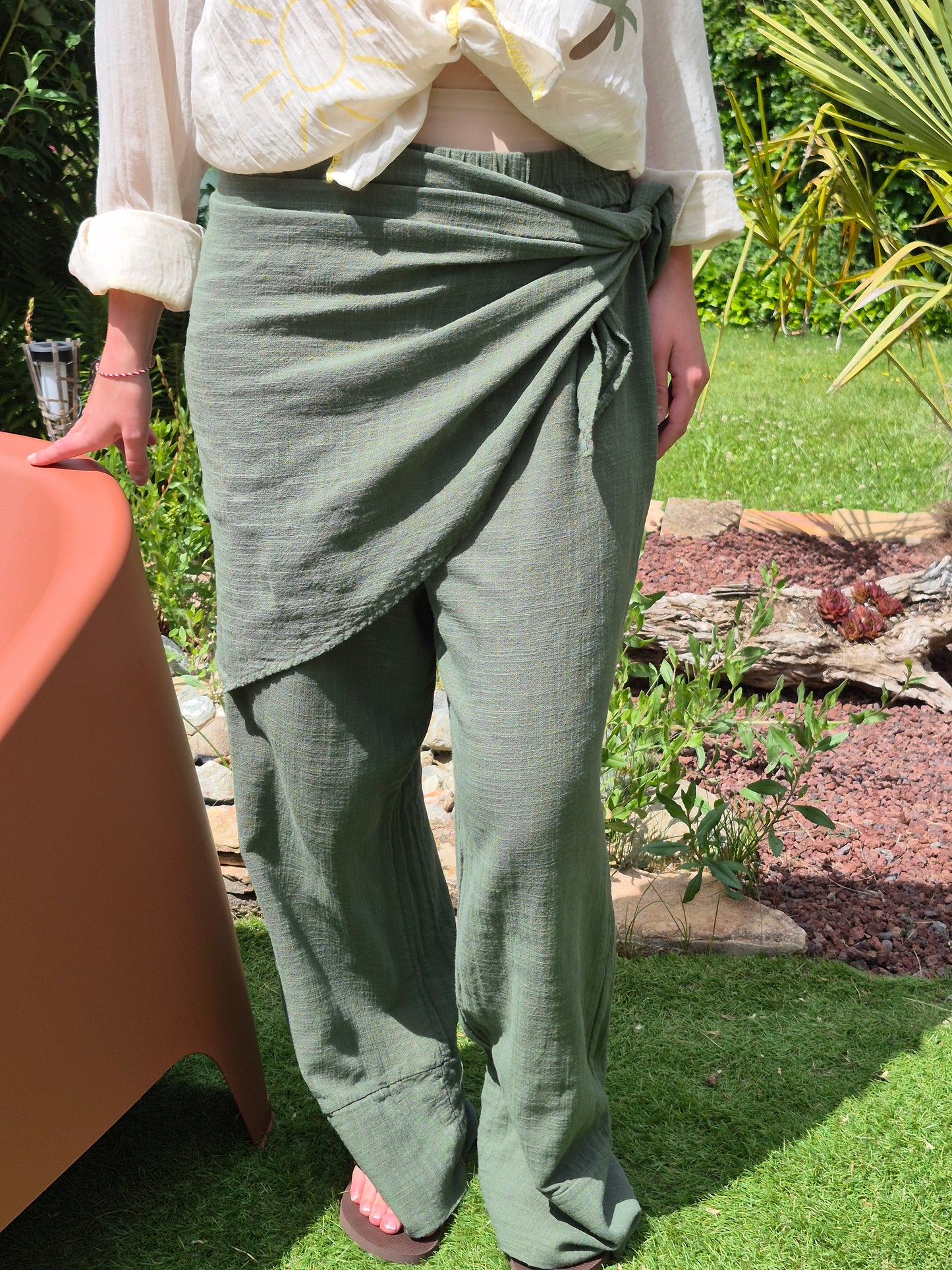 Pantalon kaki avec foulard gaze de coton JOHANNA PARIS