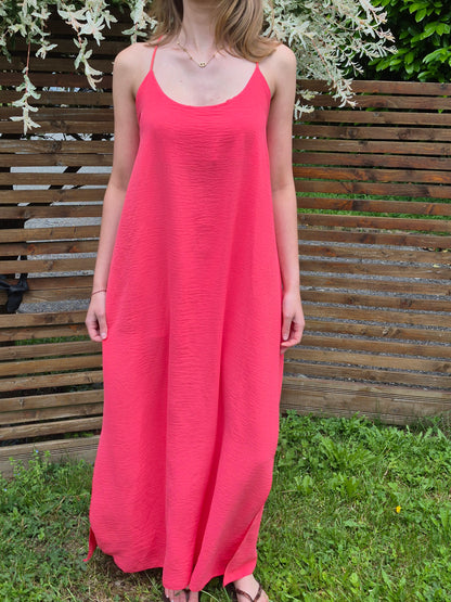 Robe longue fluide à fines bretelles croisées NEW COLLECTION