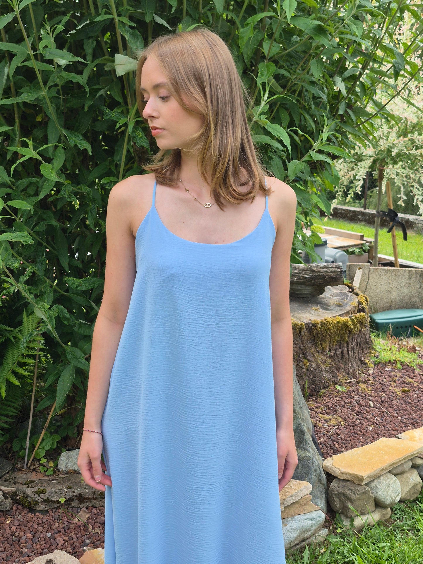 Robe longue fluide à fines bretelles croisées NEW COLLECTION