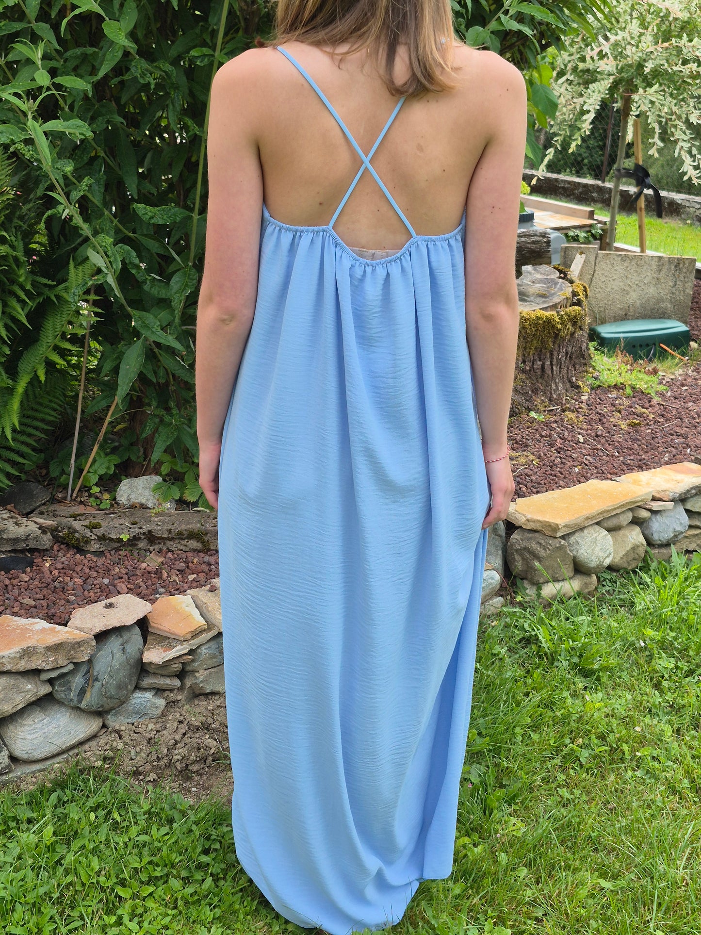 Robe longue fluide à fines bretelles croisées NEW COLLECTION