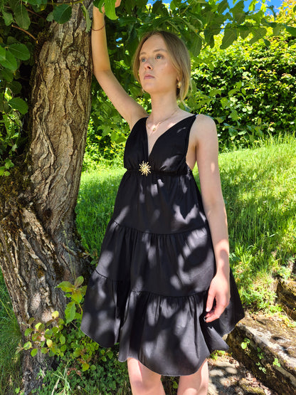 Robe courte avec broche soleil MS STATION