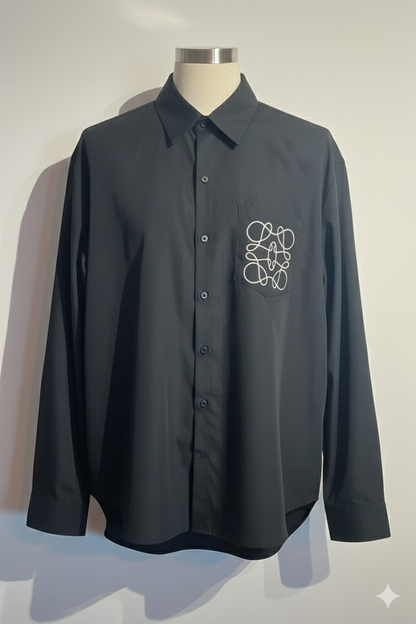 Chemise noire poche brodée