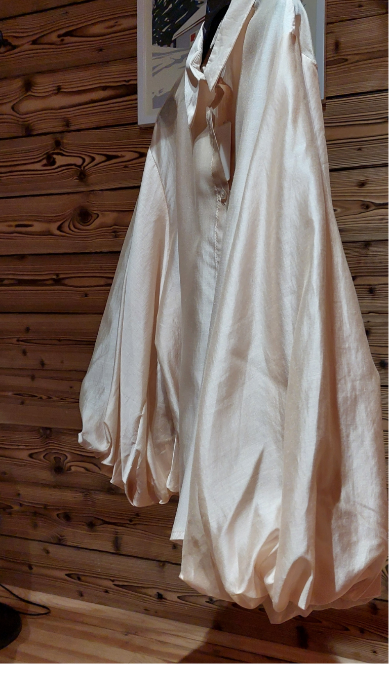 Chemise manches bouffantes KEZY - Éclat Satiné & Transparence Subtile — Sold out en 48h !