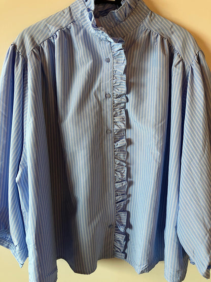Chemise JS MILLENIUM rayures azur & jabot volanté