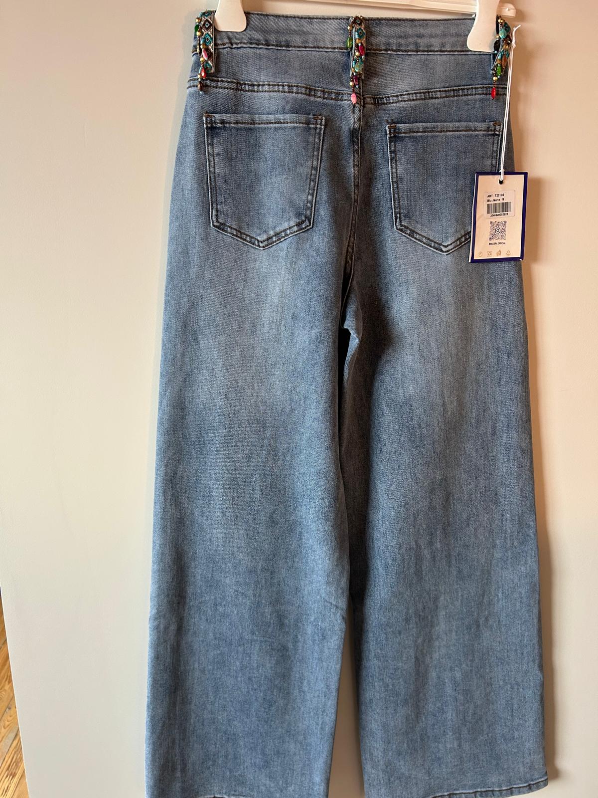 Jean Wide Leg – Détails Foulard & Bijoux