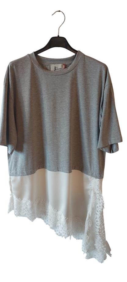 Tee-shirt gris et blanc –  Grise & Soie Dentellée blanche